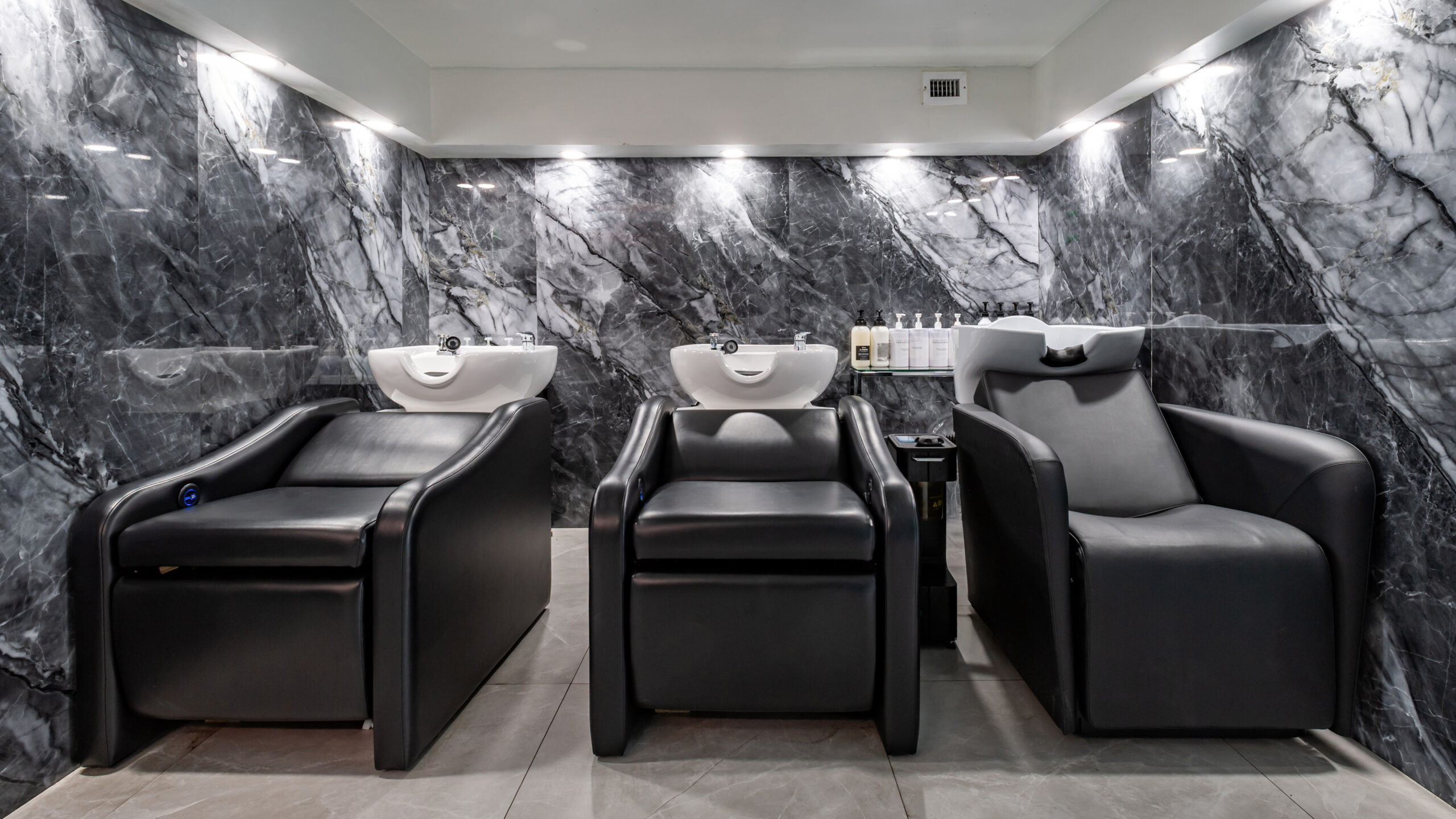 picture of the hair studios shampoo area